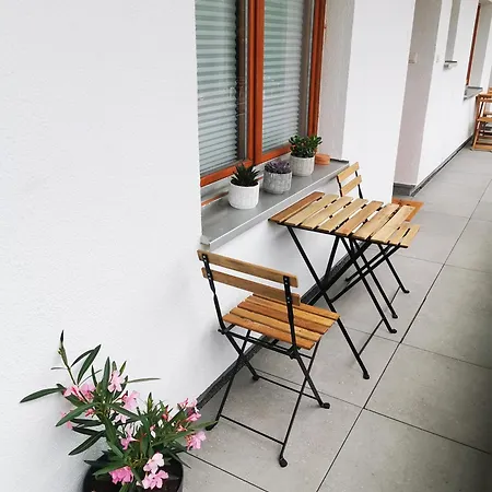 Horizon - Playmobil Funpark Und Messe Nuernberg Mit Parkplatz 4pers 24h Self Checkin Apartment